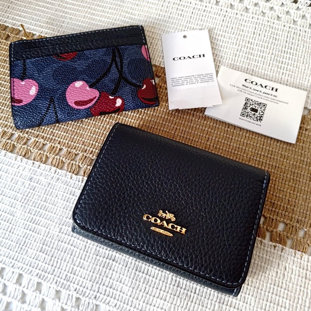Coach Card Holder Wallet In Signature Canvas With Cherry Print CZ448 Navy blue